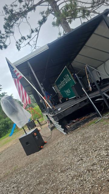 Setting up by Exit 290